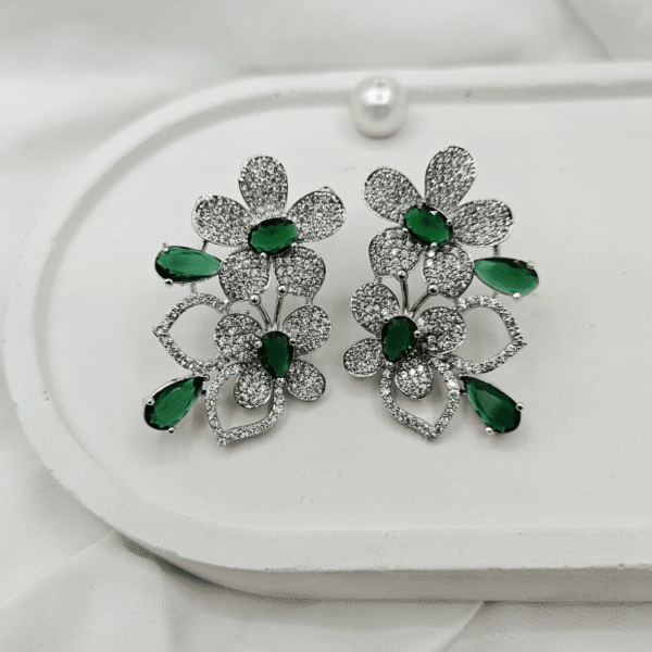 STYILISH SILVER STUD EARRINGS FOR GIRLS/WOMEN'S