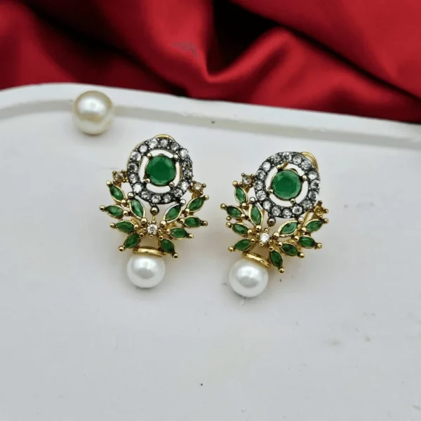 IZZA EARRINGS FOR GIRLS / WOMEN'S
