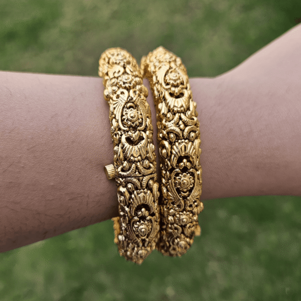 MAYA GOLD PLATED BANGELS FOR GIRLS/WOME'S